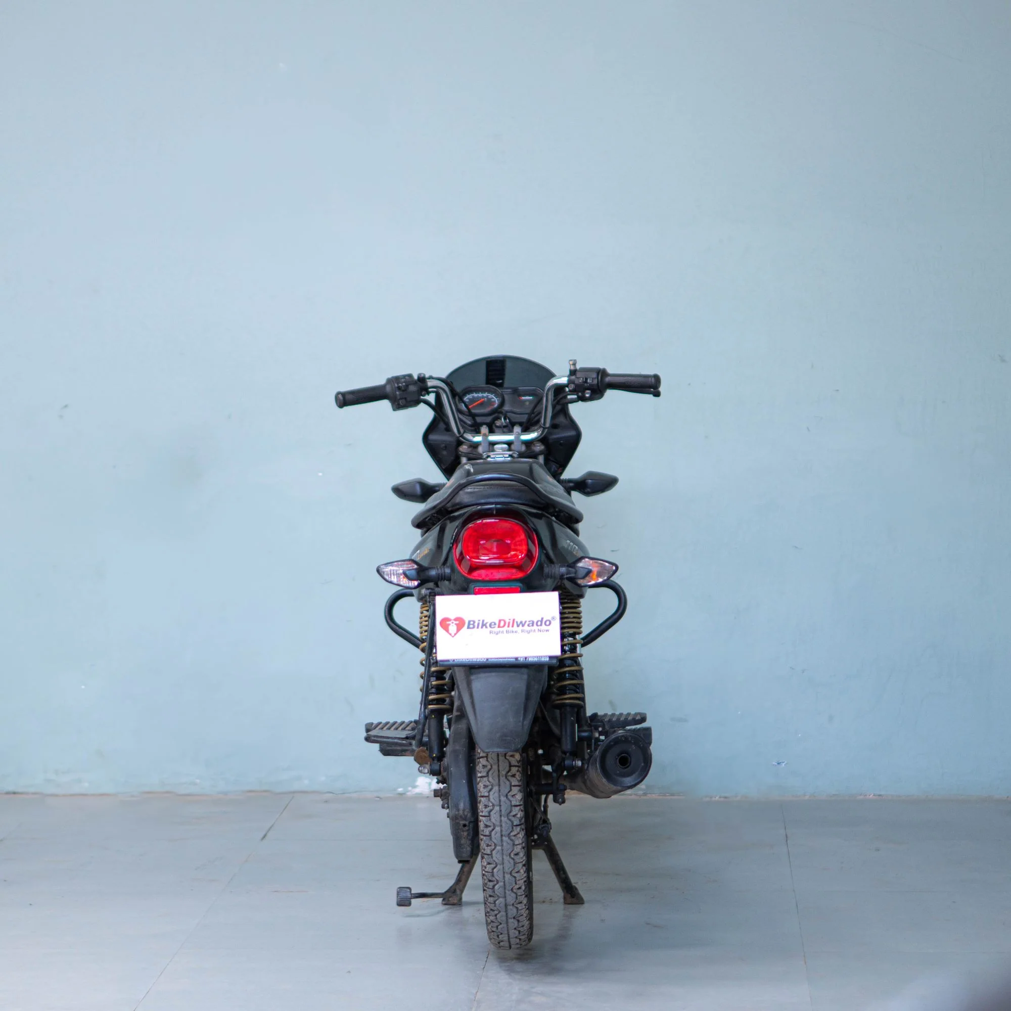 Bajaj Platina - Image 4