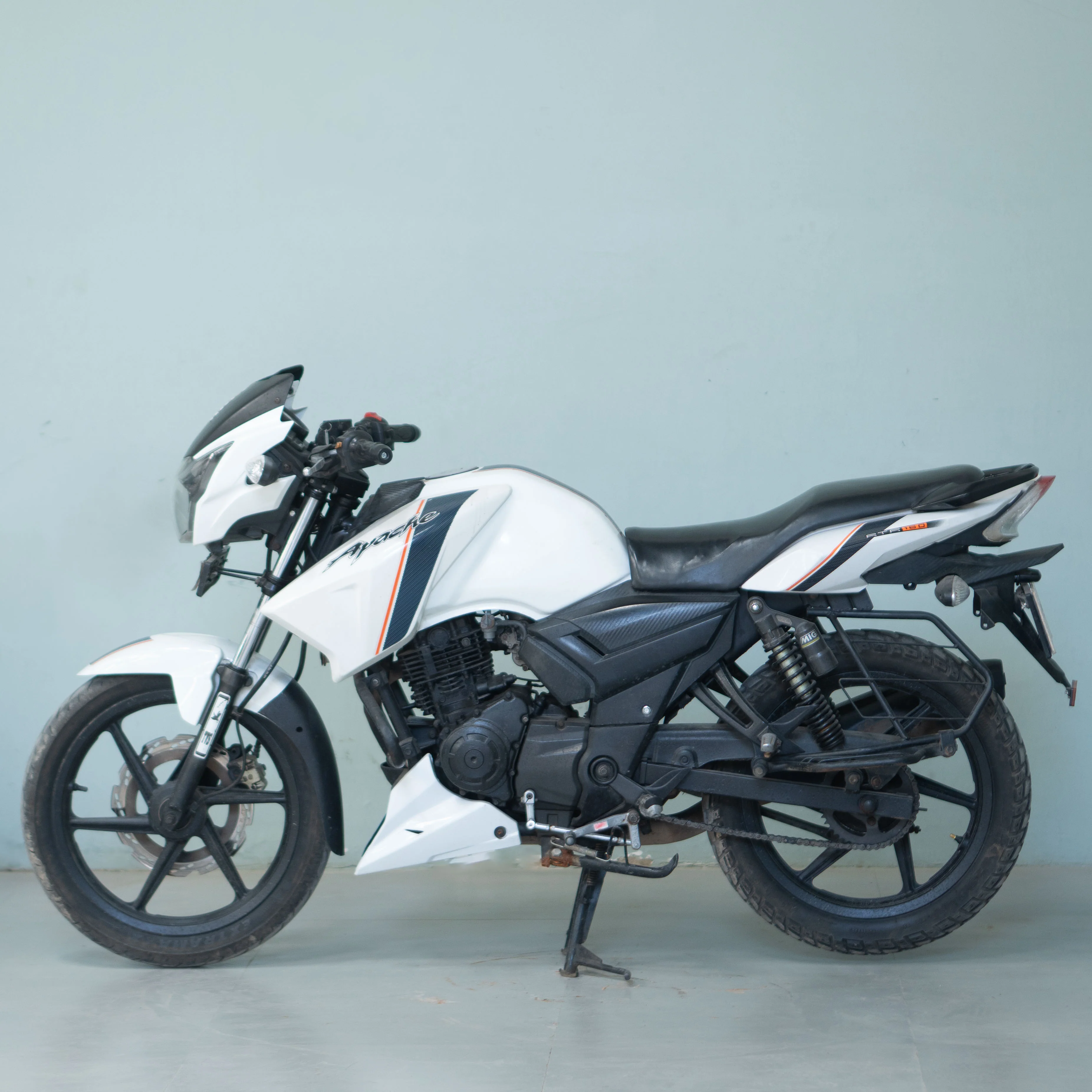 TVS Apache 160 2v