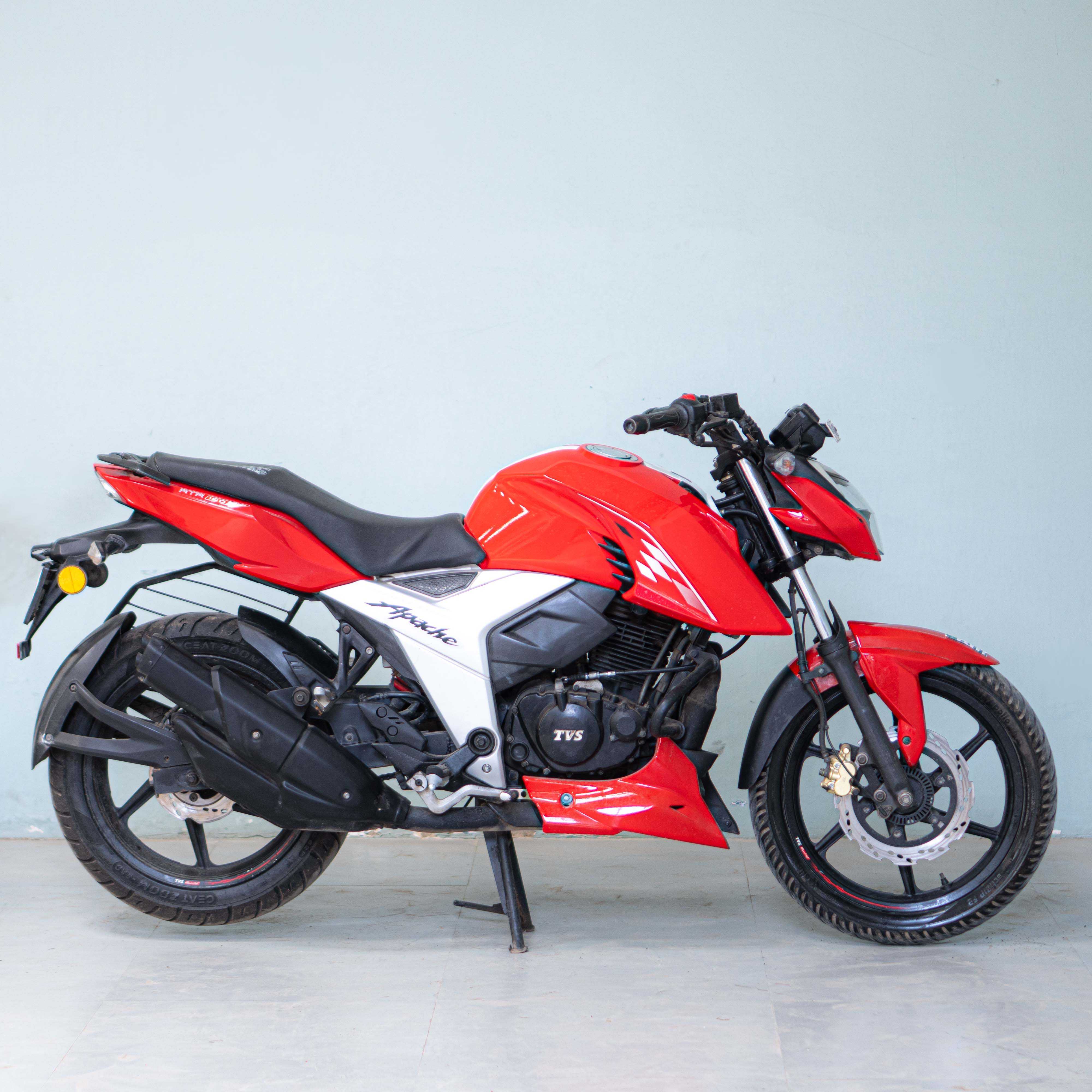 TVS Apache 160 4V - Image 2