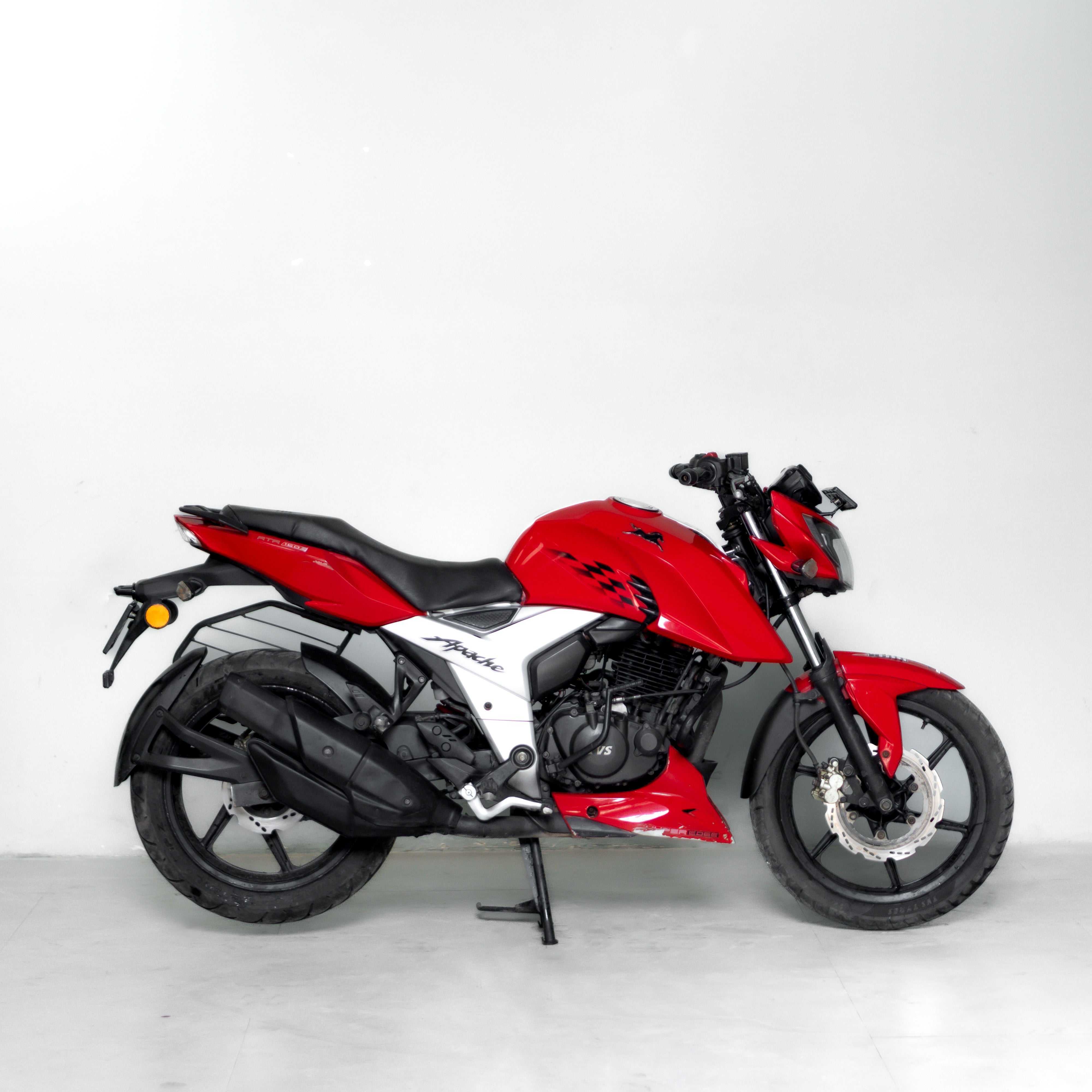TVS Apache 160 4V - Image 2