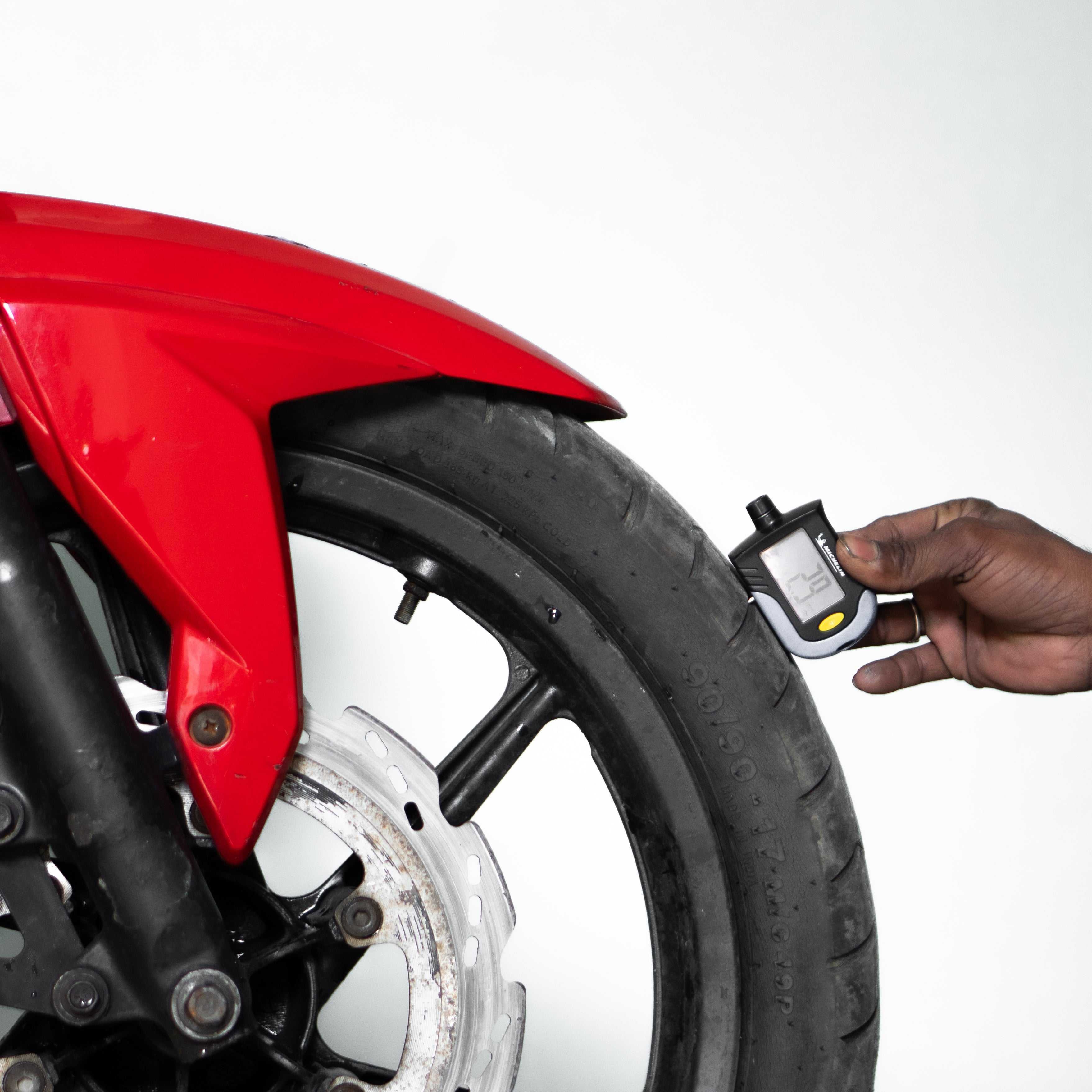 TVS Apache 160 4V - Image 4